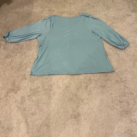 Lane Bryant 3/4 Length Sleeve V-Neck Top - Picture 6 of 6